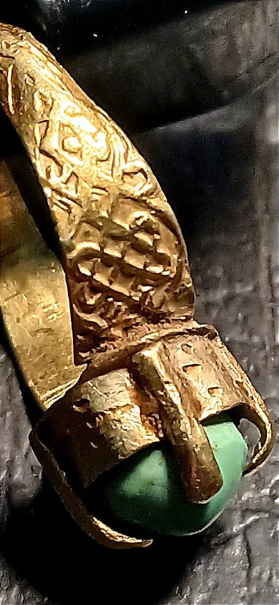 Medieval Cylindrical Ring In Chased Gold And Natural Turquoise. 12th/14th Century.-photo-2