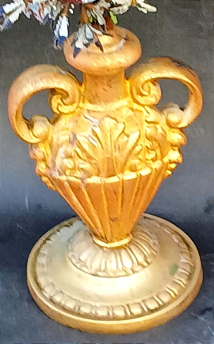 Paire de vases d'autel en bronze doré ornés de fleurs en micro-perles. Italie, début du XIXe s-photo-1