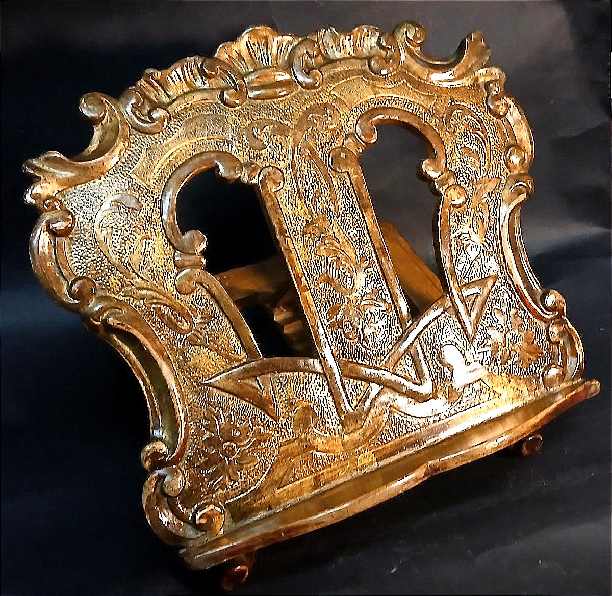 Engraved And Gilded Wooden Lectern, Louis XVI Period - Sicily, Circa 1780