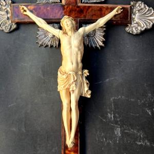 Crucifix Carved In Ivory With A Tortoiseshell Cross. Artist: Andrea Tipa -1725-1766. 'cites'
