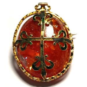 Gold Enameled Amulet Pendant With A French Fleur-de-lis And A Calcite Cabochon,sunstone', XVI C