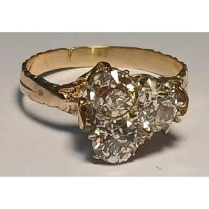 Art Nouveau Gold Ring With Three Brilliant-cut Diamonds Totaling Approximately 1.60 Kt. Fine-cut White Stones, 800'.