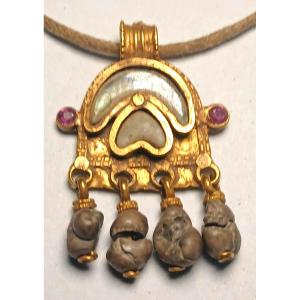 Byzantine Magical Amulet Made Of Pure Gold, Rubies, Glass Paste, And 4 Bezoars.