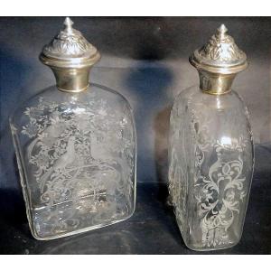 Paire de flacons à liqueur en verre soufflé et gravé. Venise, XIXe siècle.-  cm.25 