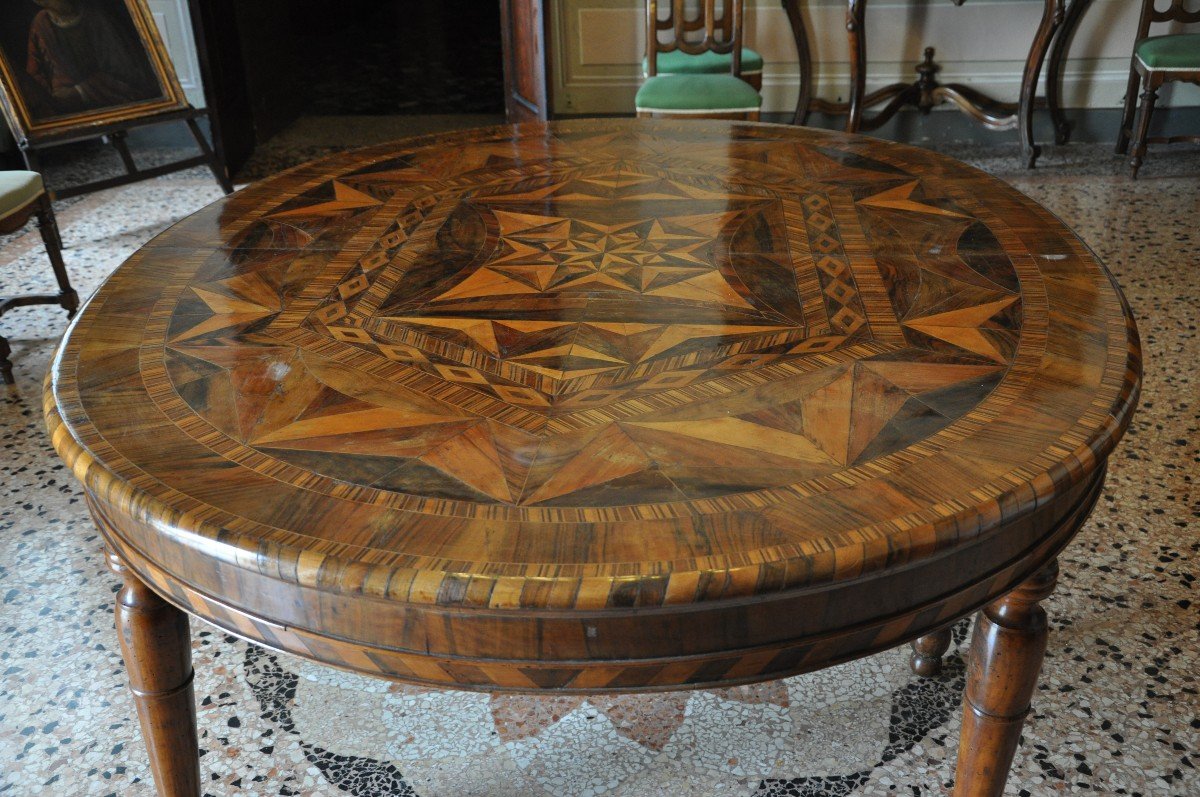 Elegant Oval Table Sec. XIX-photo-3