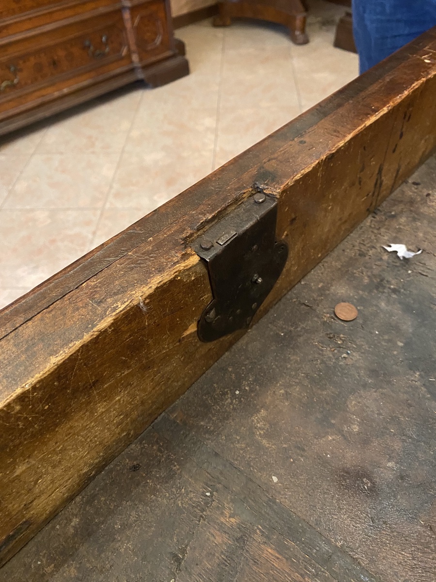 Large Walnut Refectory Desk. Florence, 17th Century.-photo-4