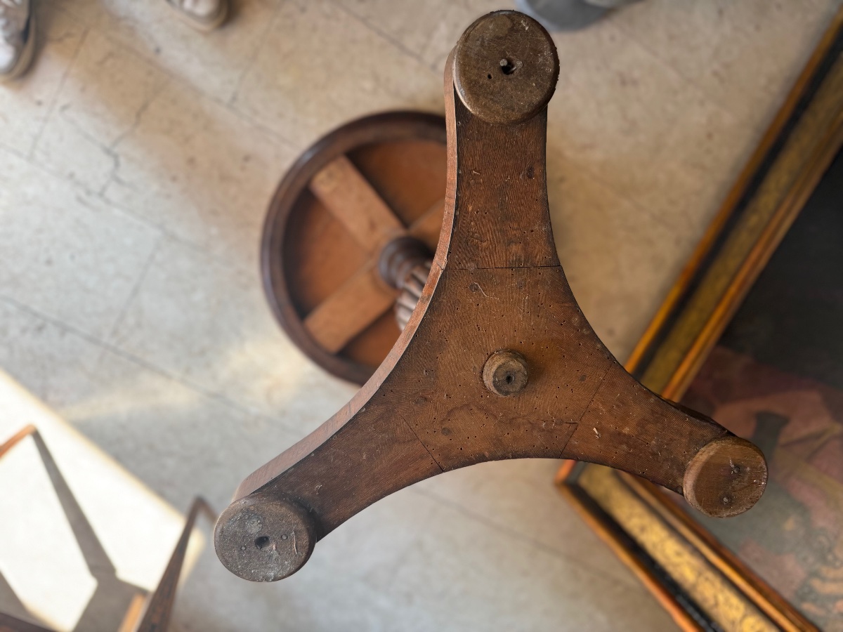 Petite table en noyer et loupe de noyer, Émilie, XIXe siècle.-photo-3