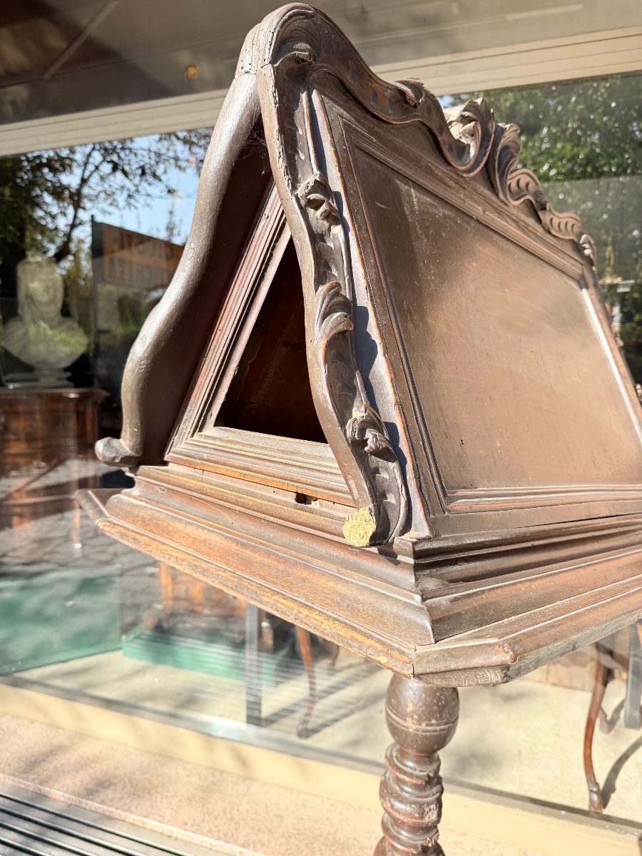 17th-century Carved Wooden Lectern-photo-5