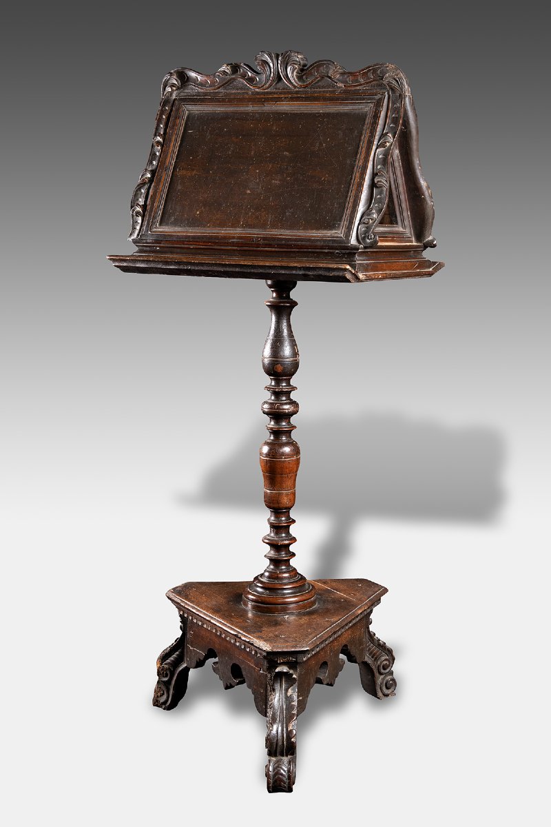 17th-century Carved Wooden Lectern