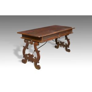 Grande table de réfectoire servant de bureau Italie Sec. XVII