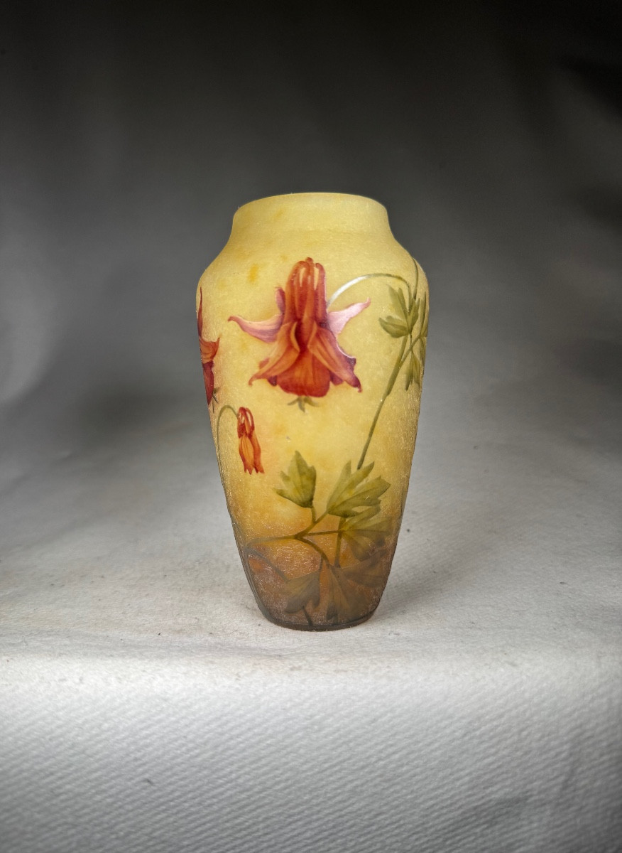 Daum Nancy Vase “columbines”
