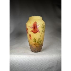 Vase Daum Nancy « Ancolies »