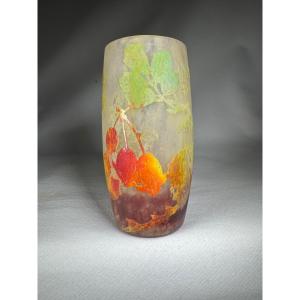 Daum Nancy "rosehip Berries" Vase