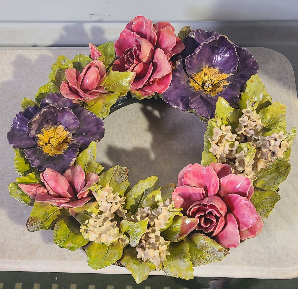  couronne de fleur en barbotine 