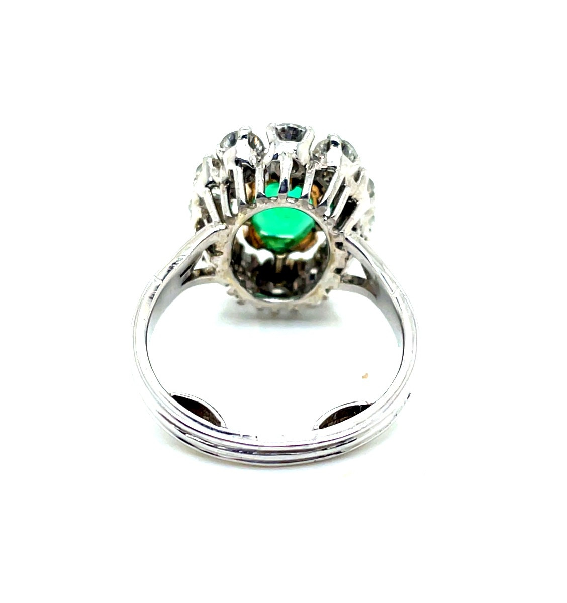 Marguerite Emerald Diamond Ring In White Gold And Platinum-photo-3