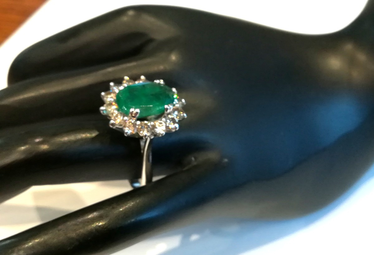 Daisy Ring With Emerald And Diamonds-photo-1
