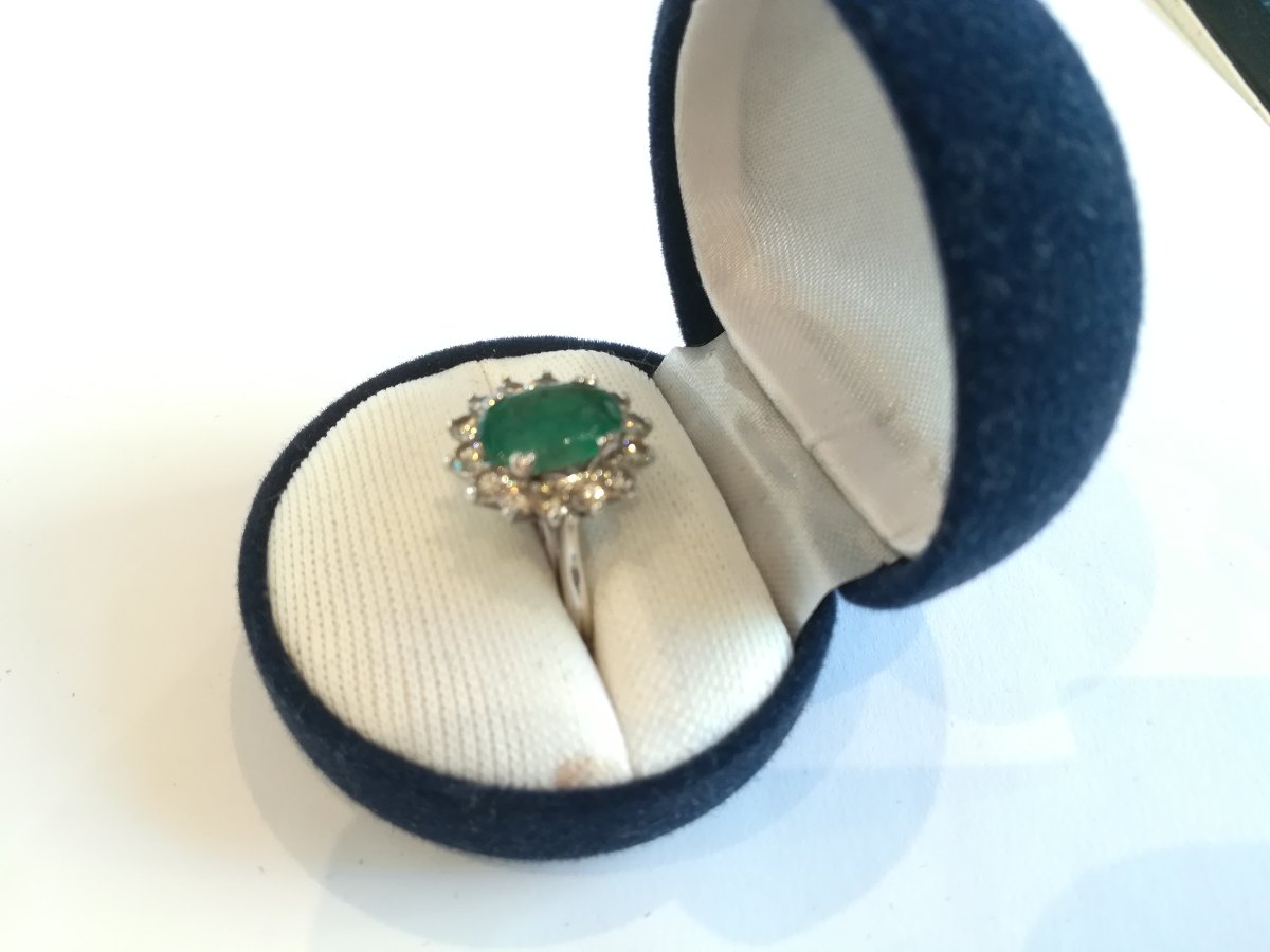 Daisy Ring With Emerald And Diamonds-photo-6