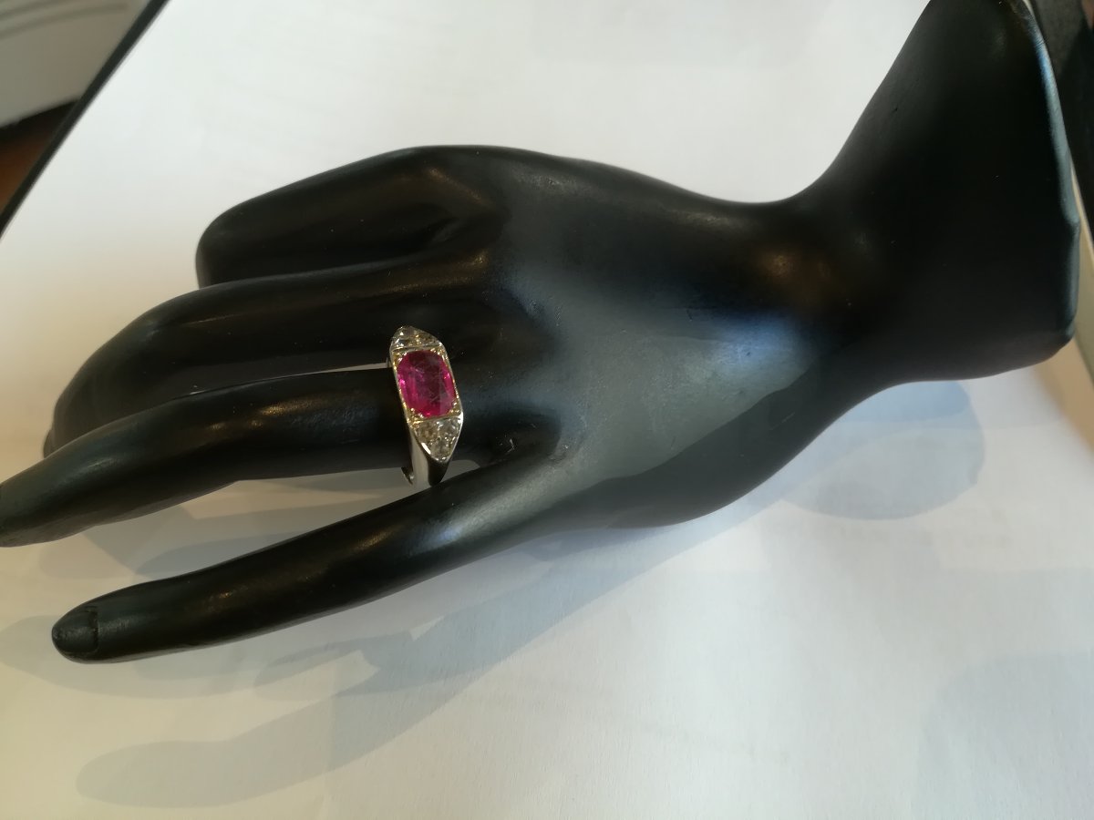 Art Deco White Gold Band Ring With Red/pink Stone-photo-4