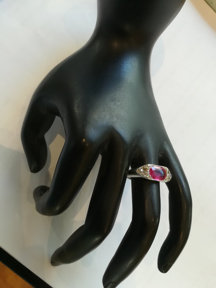 Art Deco White Gold Band Ring With Red/pink Stone-photo-2