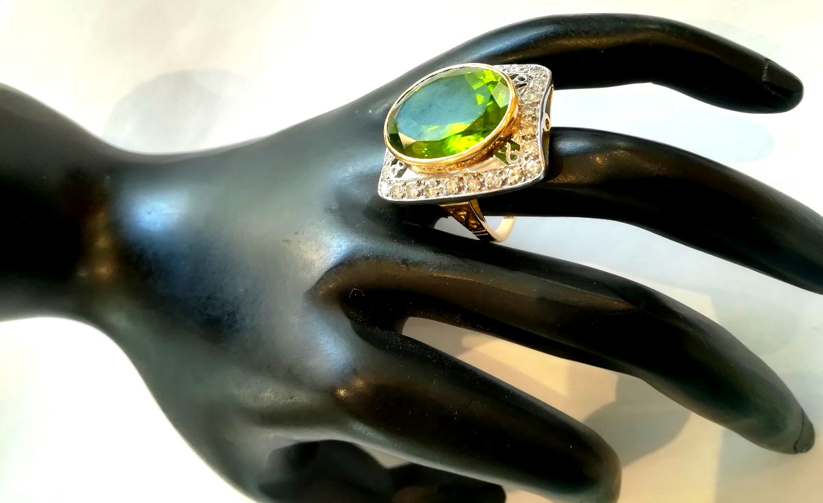Two-tone Gold Ring With Peridot And Diamonds-photo-2