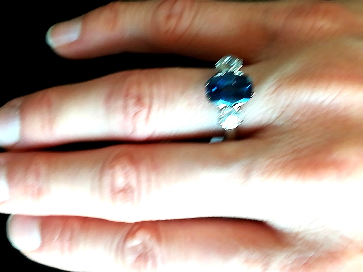 White Gold Sapphire And Diamond Ring-photo-7