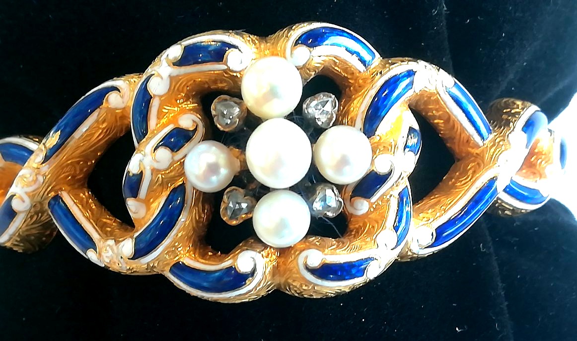Antique Gold Enamel Bracelet With Pearls And Diamonds-photo-2