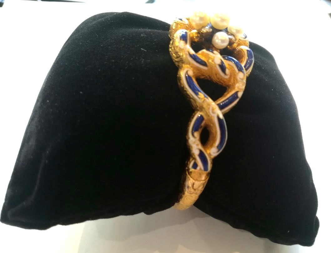 Antique Gold Enamel Bracelet With Pearls And Diamonds-photo-3