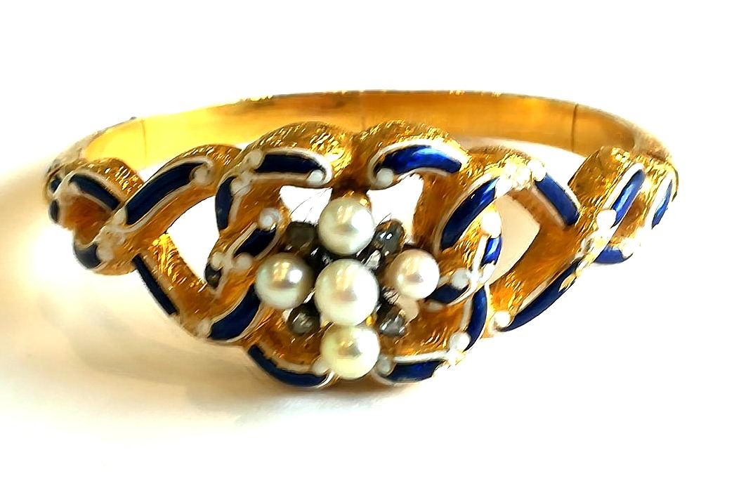 Antique Gold Enamel Bracelet With Pearls And Diamonds-photo-4
