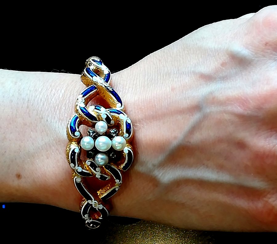 Antique Gold Enamel Bracelet With Pearls And Diamonds-photo-6