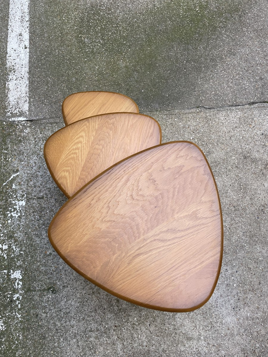Set de 3 tables gigognes forme libre  