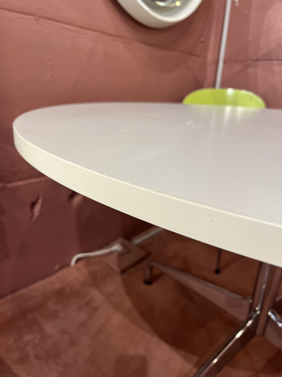 Table ronde Aluminium group Charles & Ray Eames; 120 cm de diamètre -photo-3