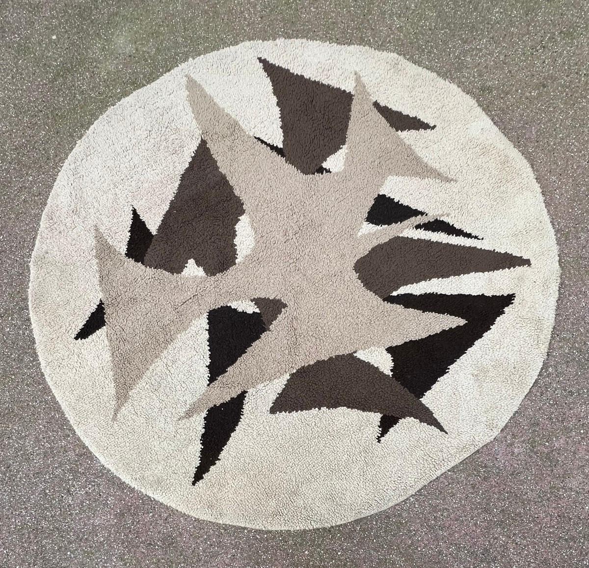 Round Space-age Rug