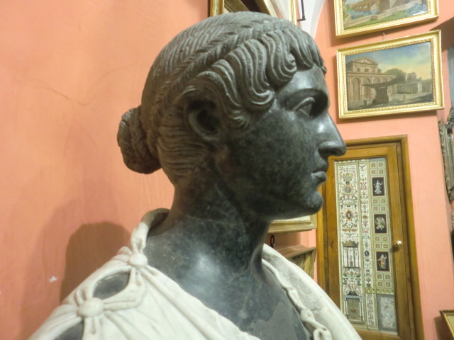 Sculpture En Marbre Du XVIIIème Siècle, Matrone Romaine-photo-3