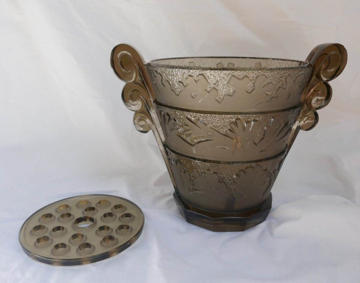 Verlys Vase In Art Deco Smoked Pressed Molded Glass With Seaweed-photo-1