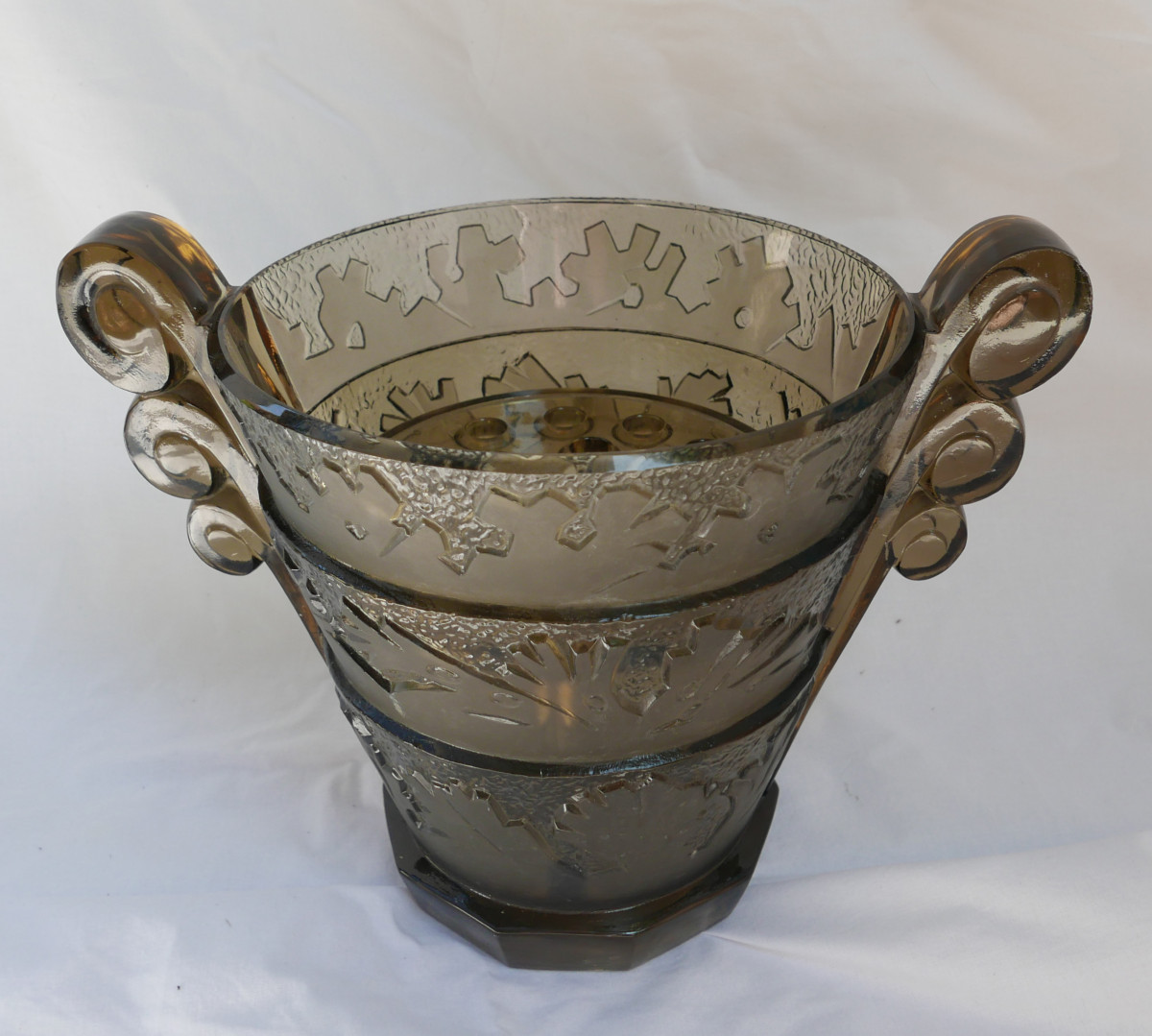 Verlys Vase In Art Deco Smoked Pressed Molded Glass With Seaweed