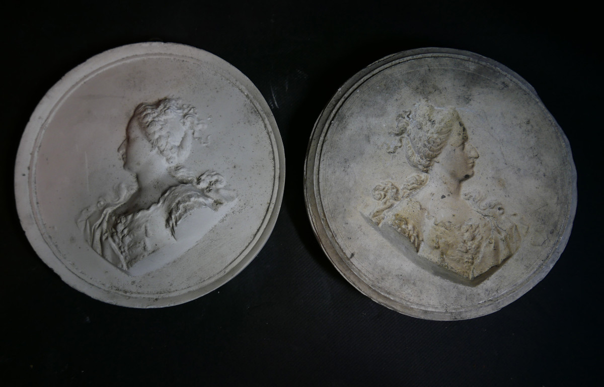 Plaster Medallion And Its Original Mold, 19th Century