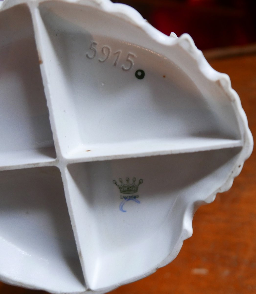 Saxon Porcelain Figurine Of A Lady, Dresden Factory, 20th Century-photo-1