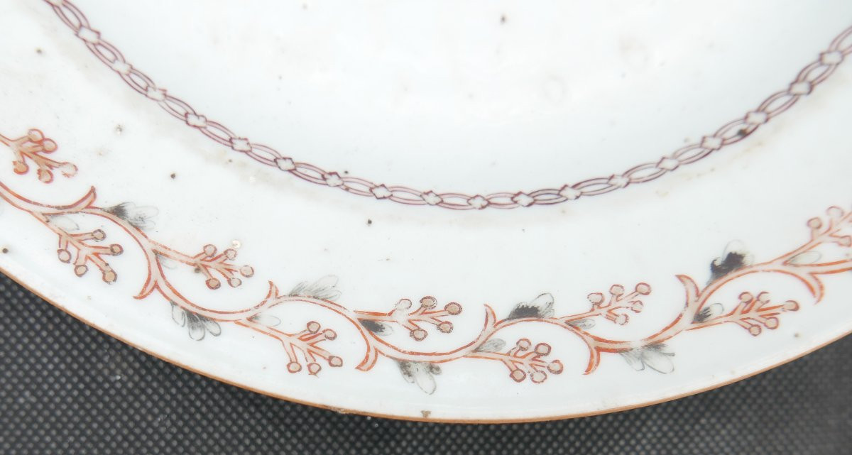 East India Company Famille Rose Porcelain Plate, 18th Century-photo-3