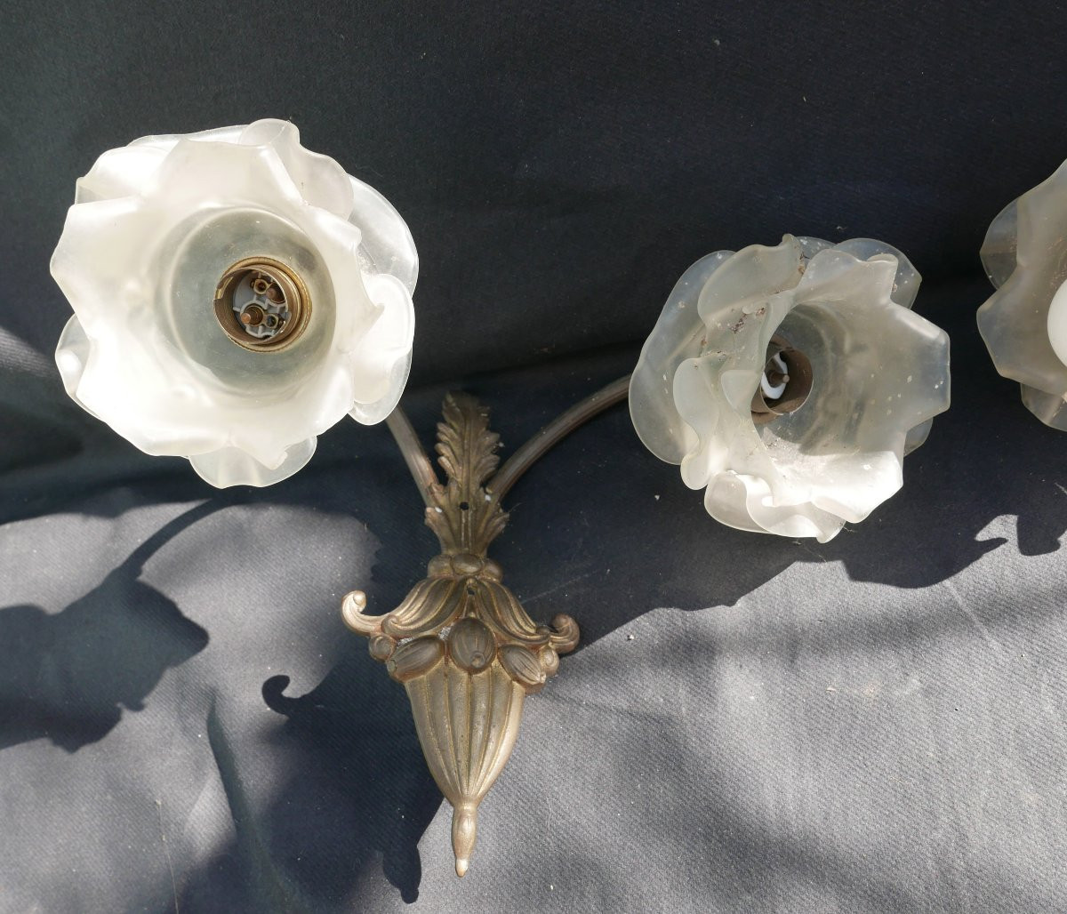 Pair Of Art Deco Glass Tulip Wall Sconces-photo-3
