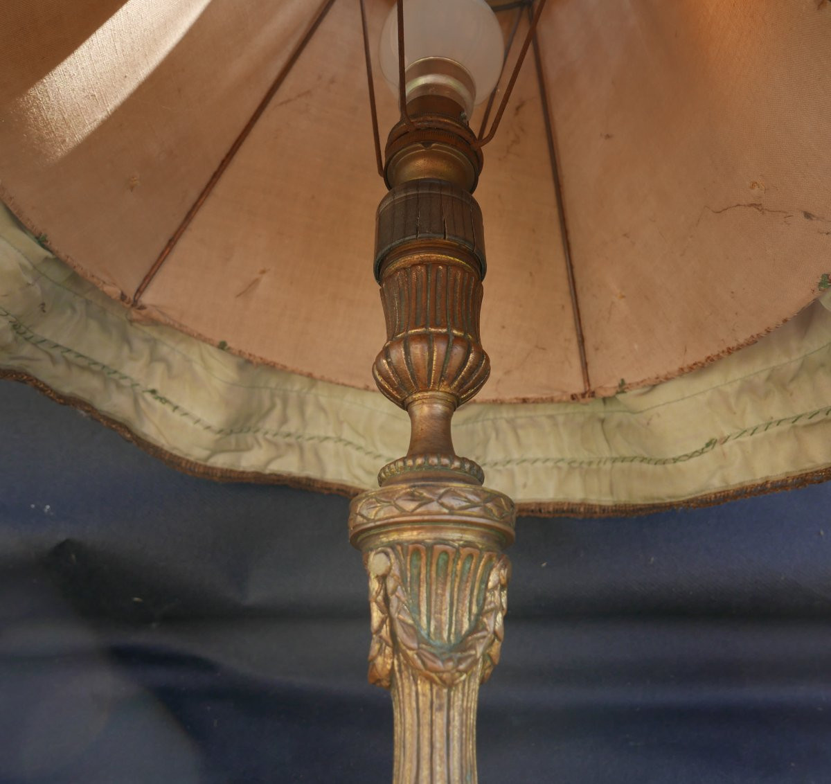 Ancienne Lampe en Tissu Montée sur un Bougeoir en Bronze Louis XVI-photo-2