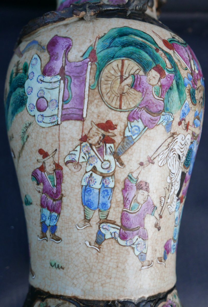 Antique Vase From Nanking, China, Decorated With Battle Scenes, Late 19th Century-photo-3