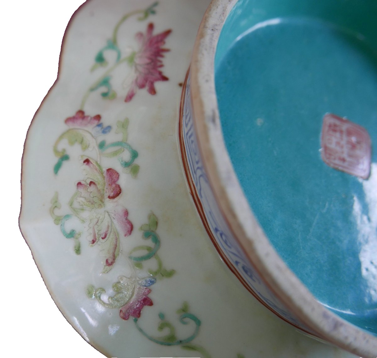 Small Qing Dynasty Tongzhy Chinese Cup With Mountain Design, 19th Century-photo-2