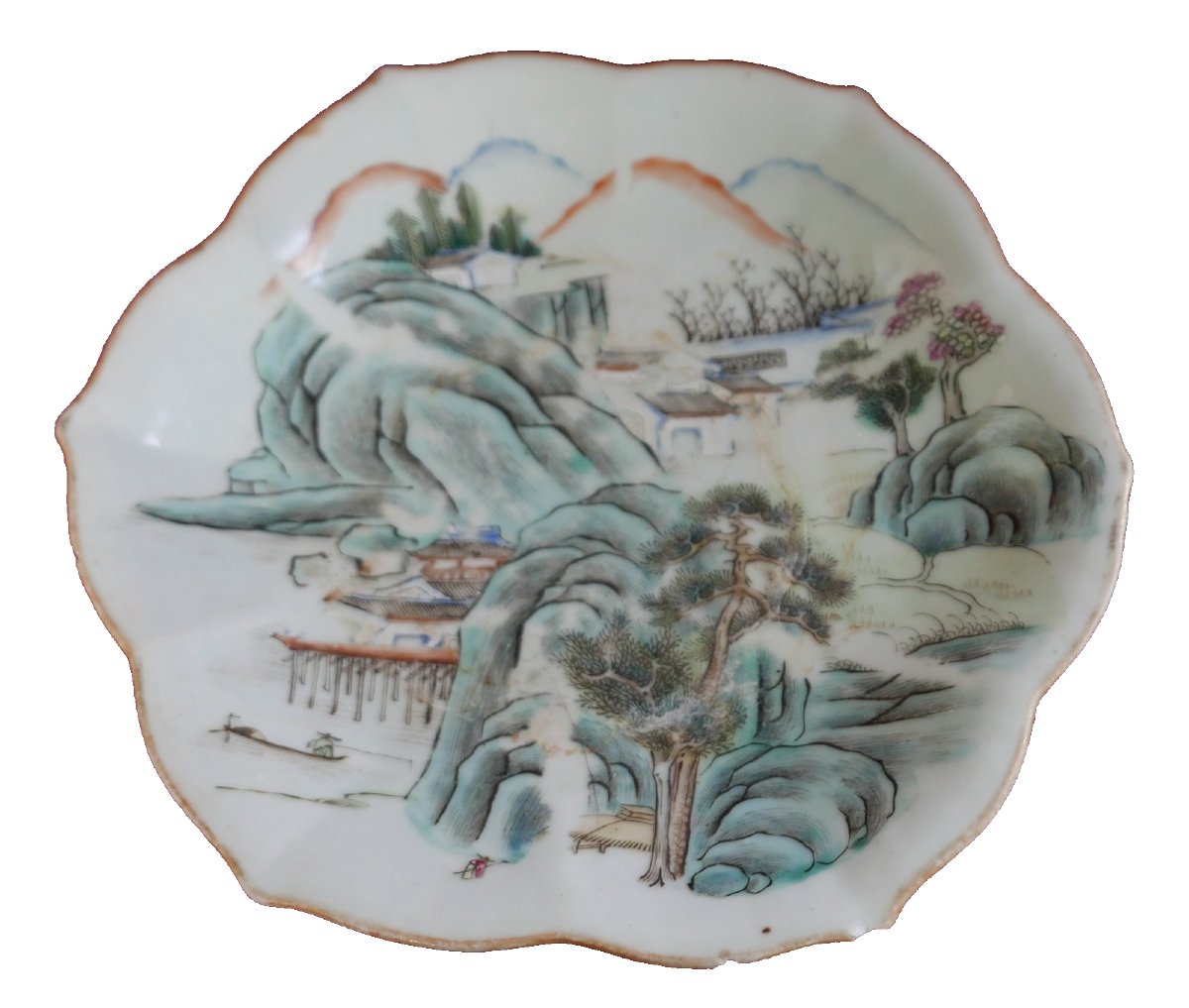 Small Qing Dynasty Tongzhy Chinese Cup With Mountain Design, 19th Century