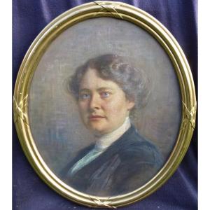 Portrait Of A Woman Oval Oil/canvas From The Early 20th Century