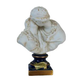 Biscuit Porcelaine Le Baiser d'après HOUDON XXème siècle Manifacture de Sèvres