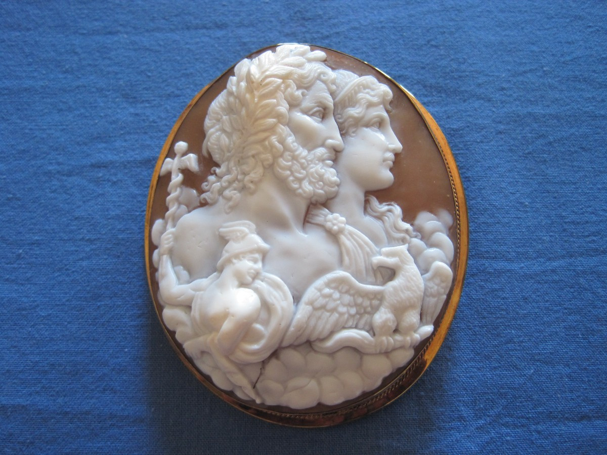  Shell Broach/ Pendant Carved  With Mythological Profiles, Itay Early 20th Century/