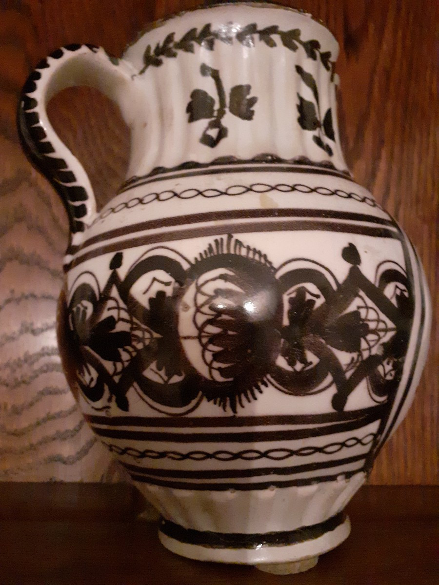 Cruche en faience décorée au manganesèse, XIXe siècle-photo-2