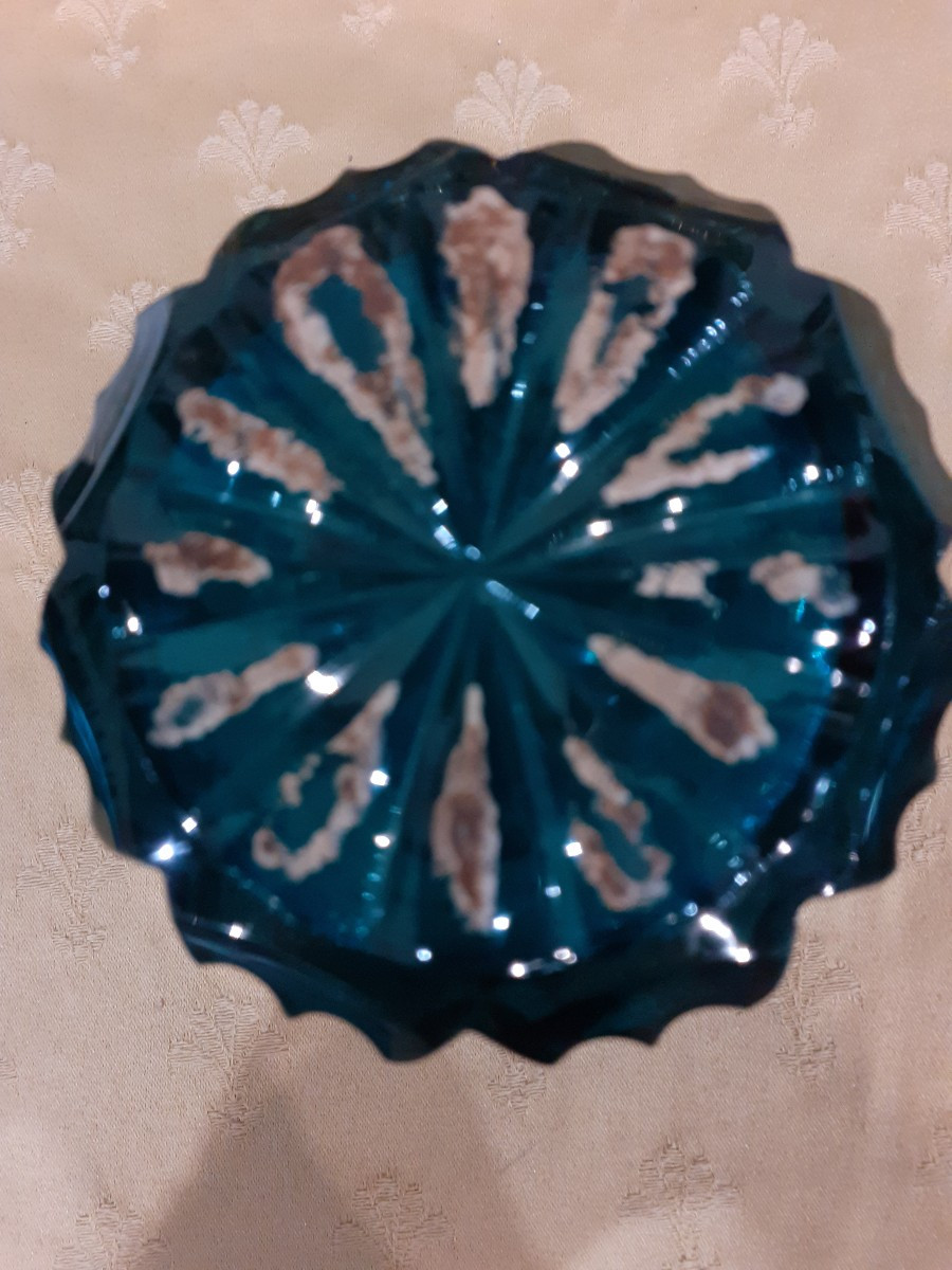 Verre de Boheme vert avec decorations en émail  doré, XIX siècle-photo-1