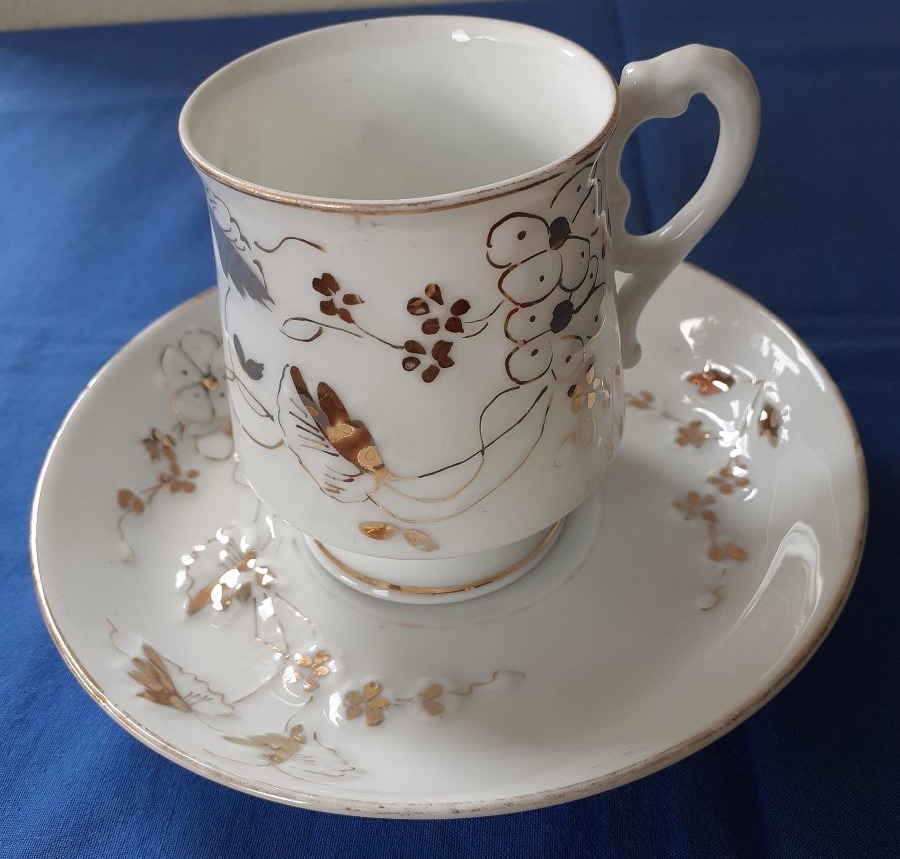 Tasse et souscoupe en porcelaine, Russie, XIXème siècle