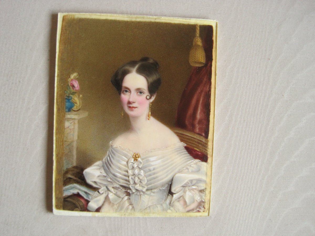 Portrait Miniature   sur ivoire  Dame en Robe Blanche, par C.F. Tayler 1810.20. Avec CITES 